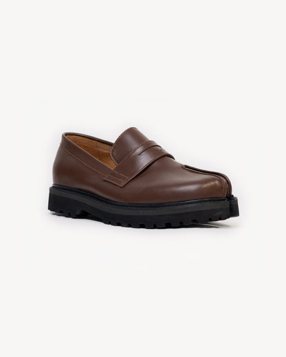 Travis - Tabi Loafers in Brown