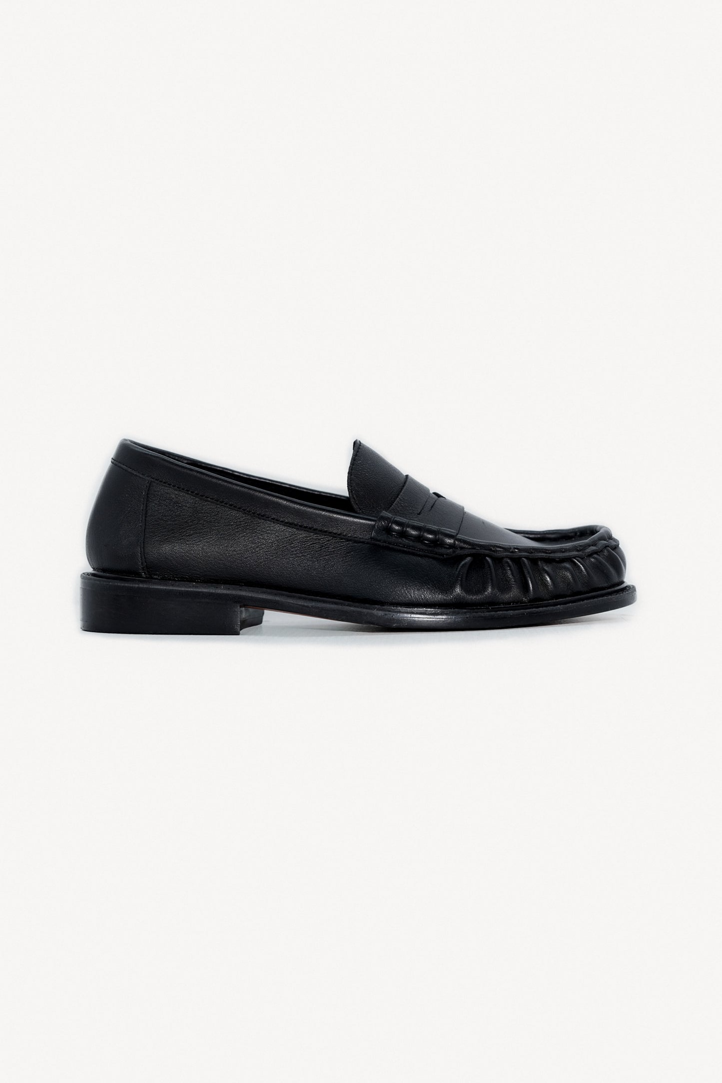 Rouche Loafers in Black