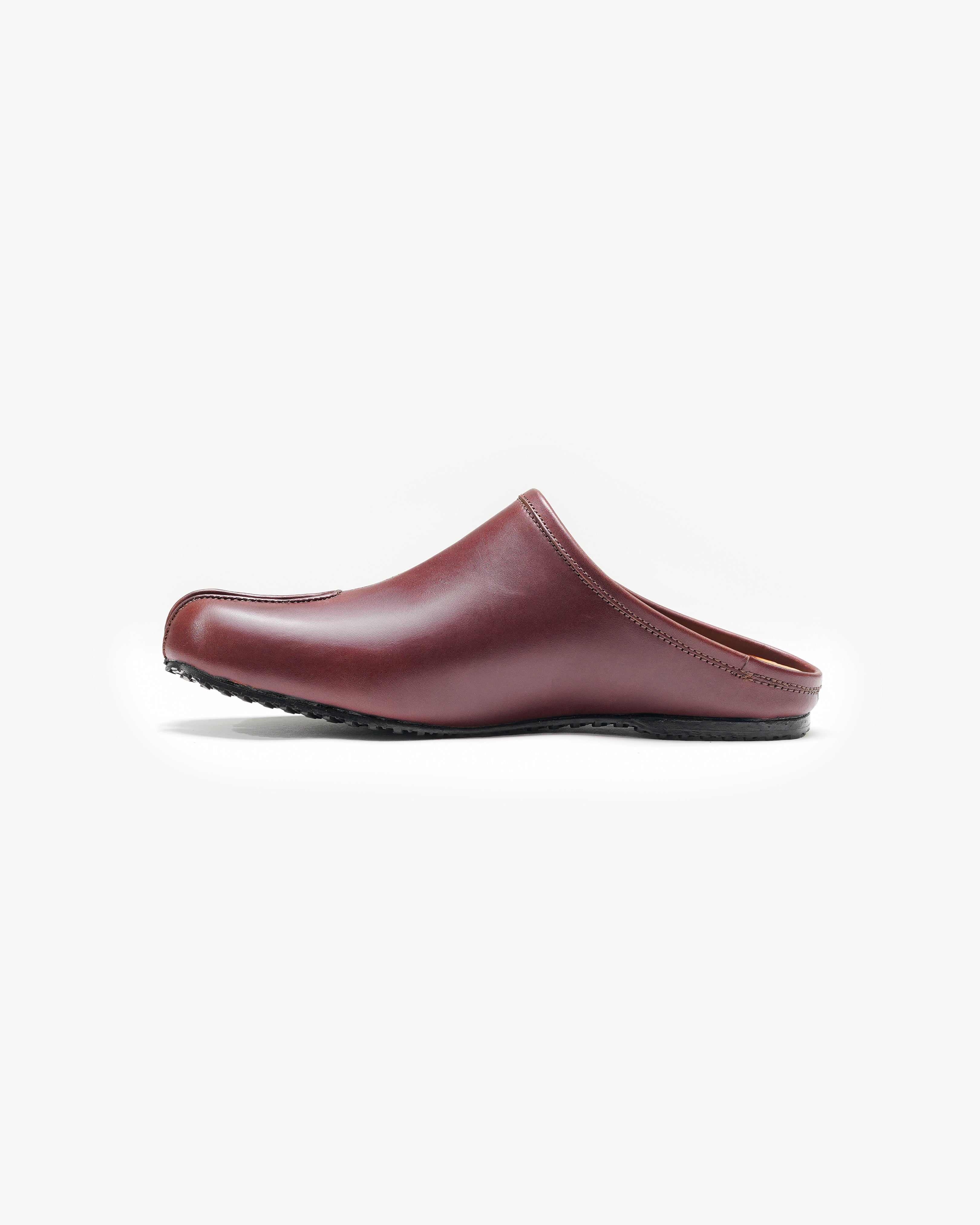 Elvis - Tabi Flat Mules in Chestnut