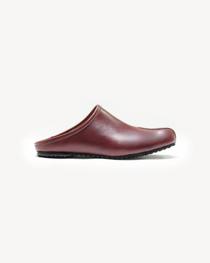 Elvis - Tabi Flat Mules in Chestnut