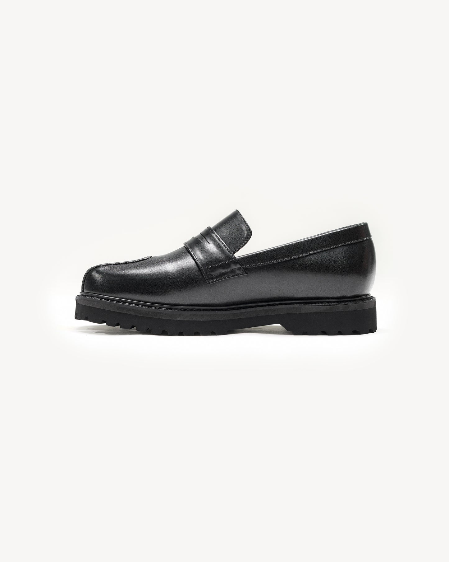 Travis - Tabi Loafers in Black